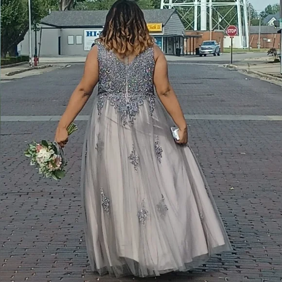 Elegant Gray and Lavender Embellished Gown - Picture 12 of 13